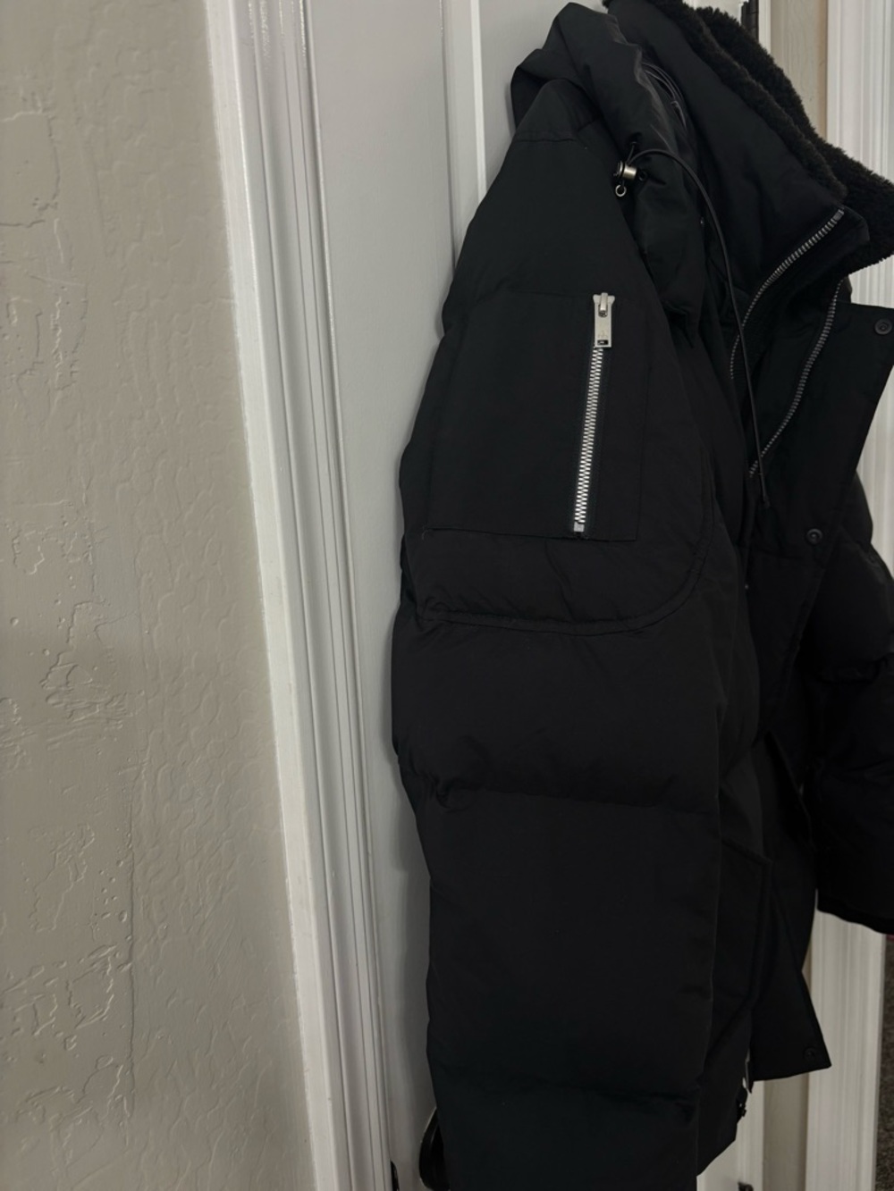 Moose Knuckles Men's Black Quilted Puffer Coat - Picture 11 of 15